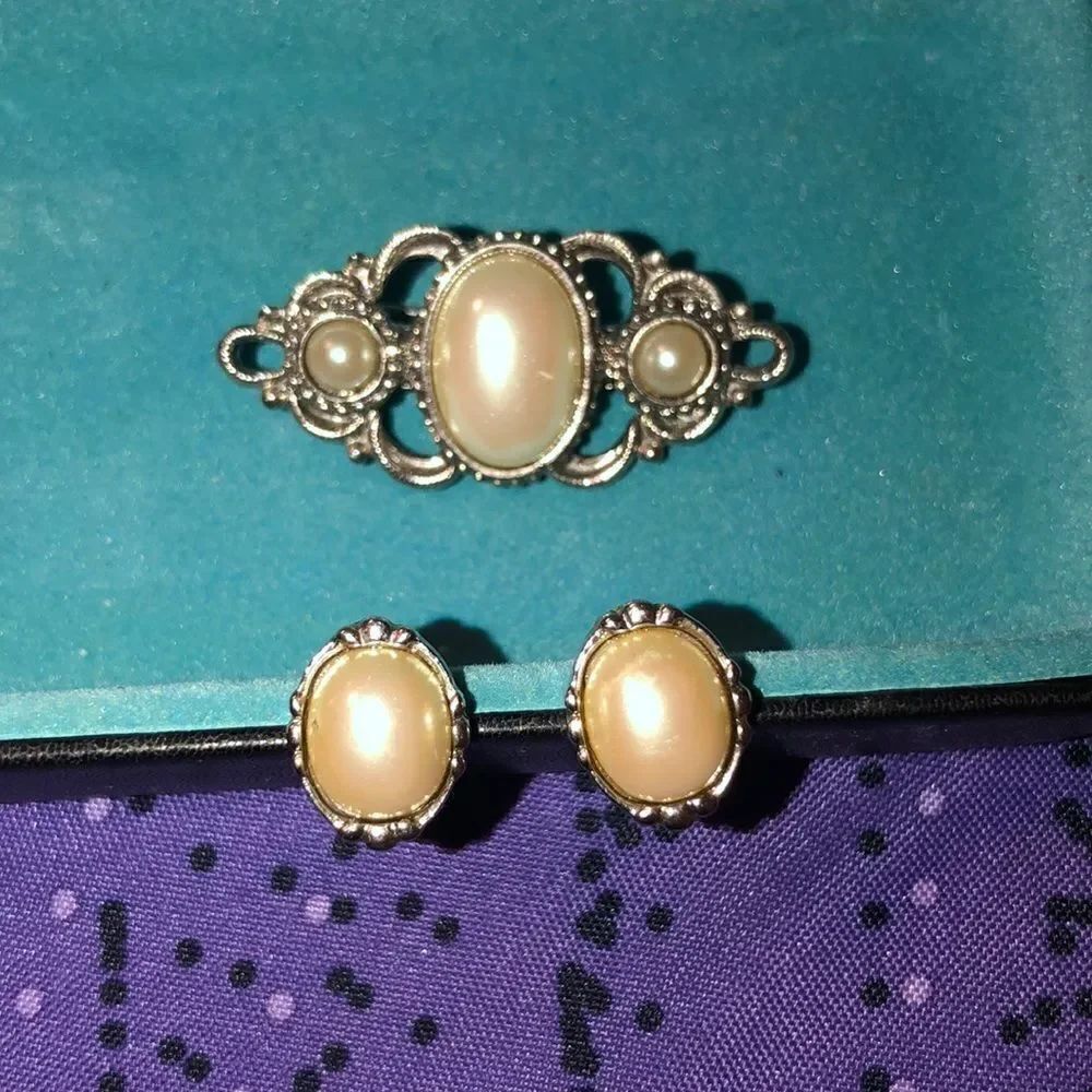 Vintage Silver Tone Pearl Brooch & Earrings Set